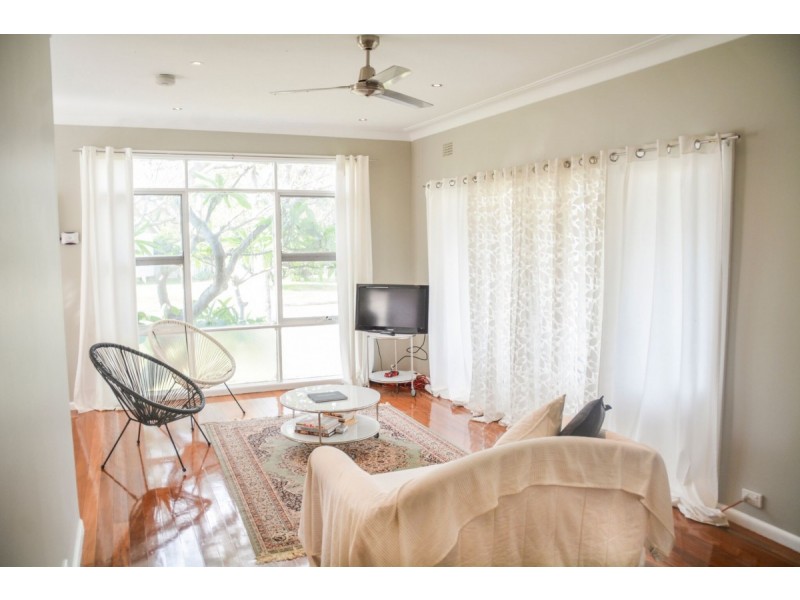 2 Gregory Avenue, Oxley Park NSW 2760