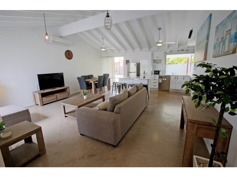 4 Yulunga Place, Mooloolaba QLD 4557