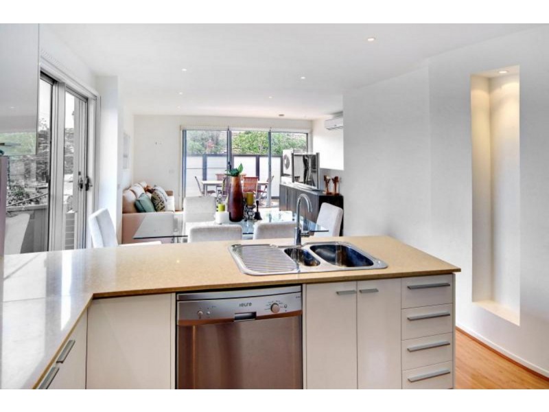 1/300 Inkerman Street, St Kilda East VIC 3183