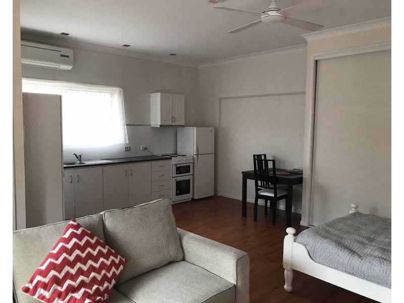 B/18 Suncrest Court, Parkwood QLD 4214