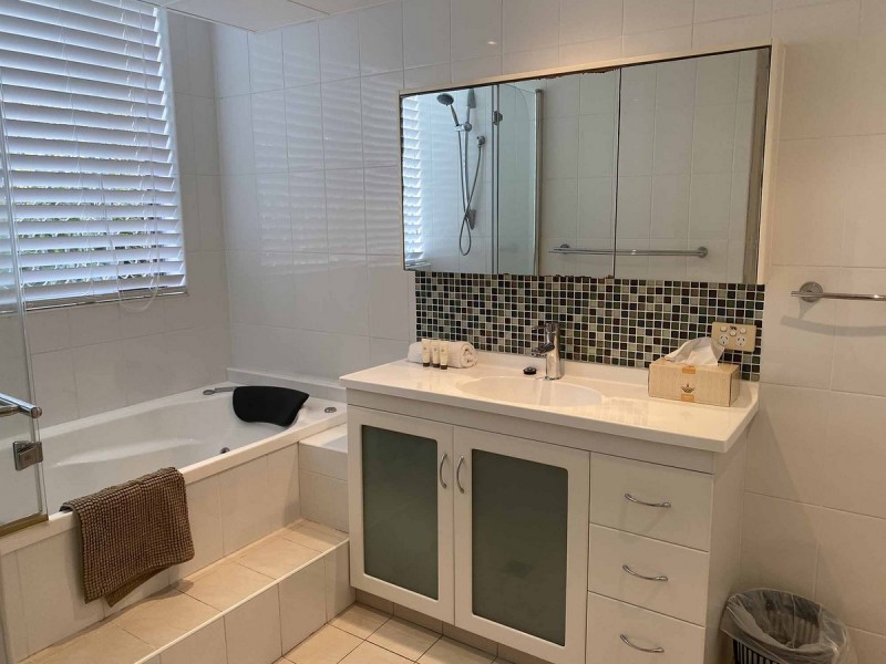 3/22-28 The Esplanade, Burleigh Heads QLD 4220