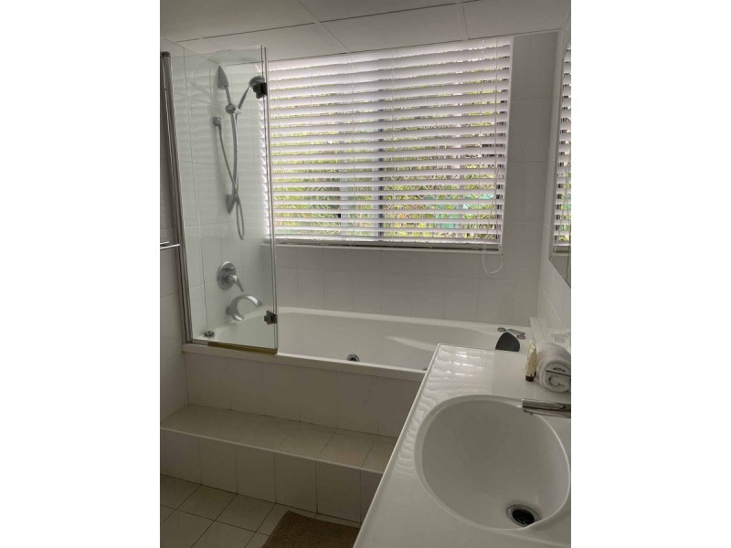 3/22-28 The Esplanade, Burleigh Heads QLD 4220
