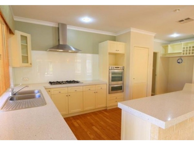 8 Litham Place, Pelican Point WA 6230