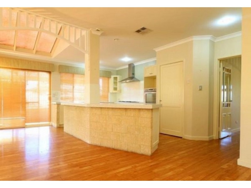 8 Litham Place, Pelican Point WA 6230