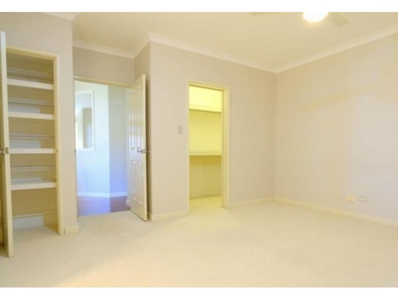 8 Litham Place, Pelican Point WA 6230