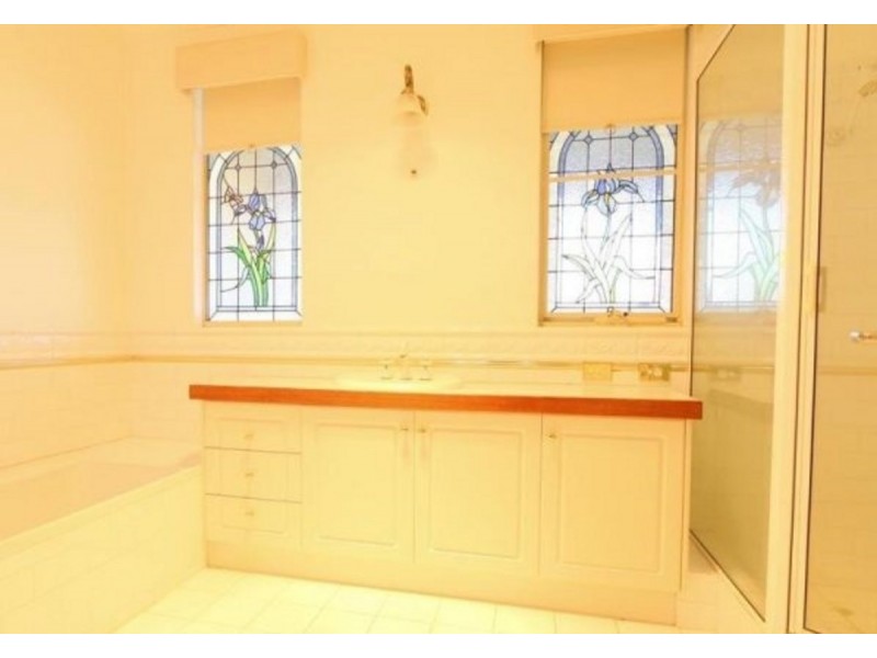 8 Litham Place, Pelican Point WA 6230