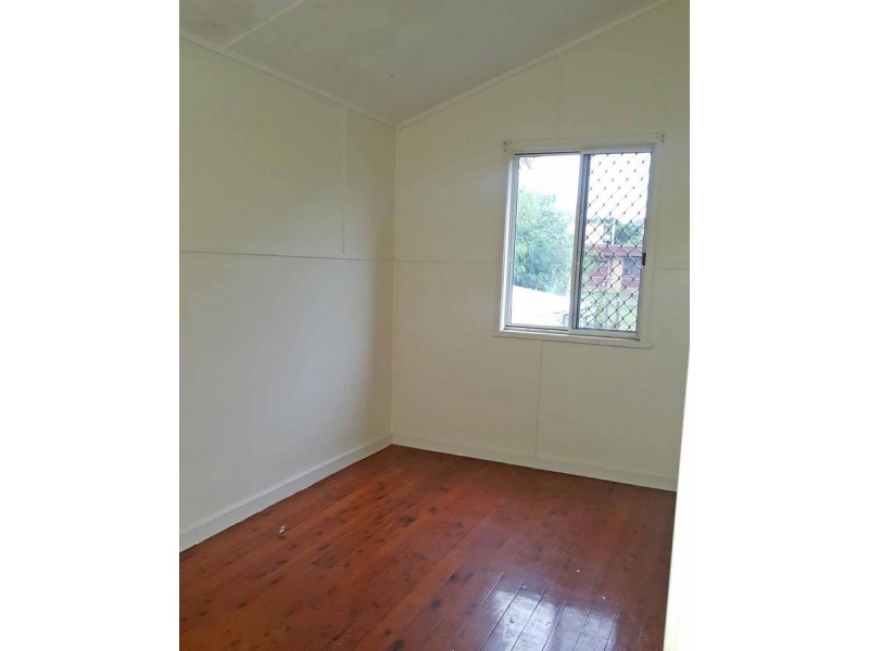 8 Augustus Street, Kingston QLD 4114