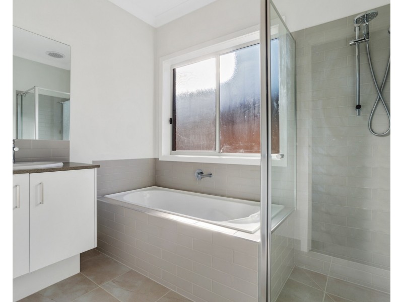 21 Camrose Street, Mickleham VIC 3064