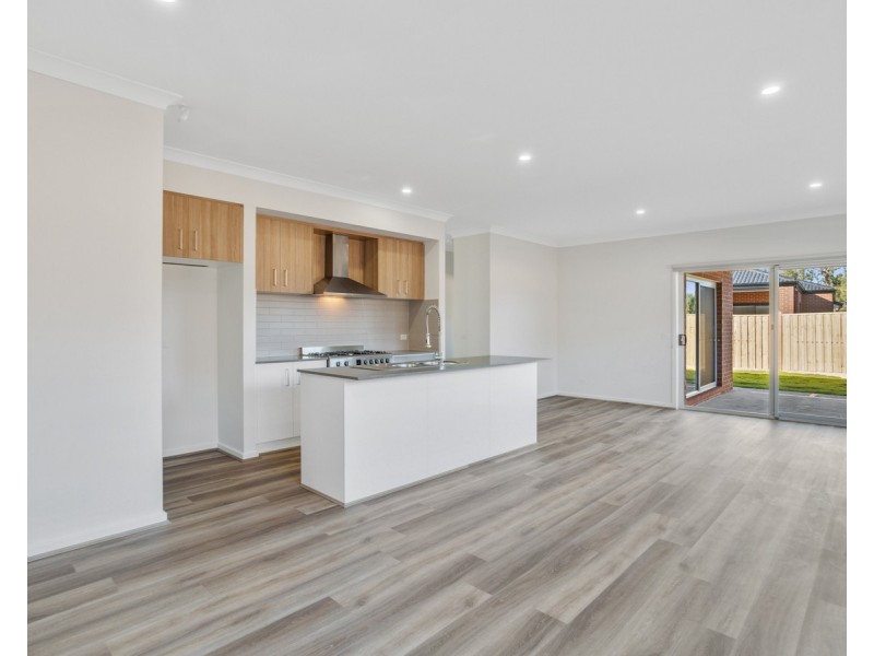 21 Camrose Street, Mickleham VIC 3064