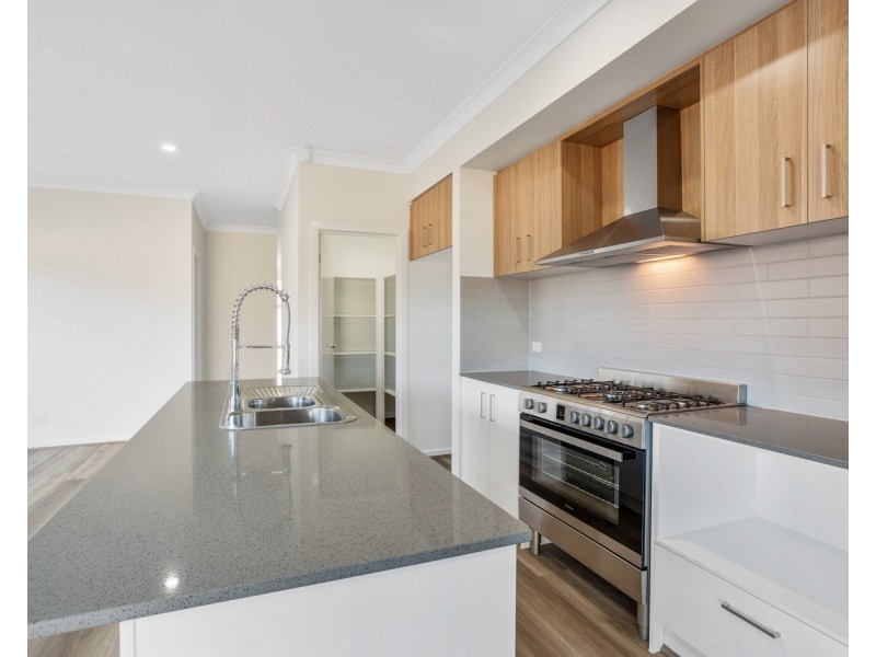 21 Camrose Street, Mickleham VIC 3064