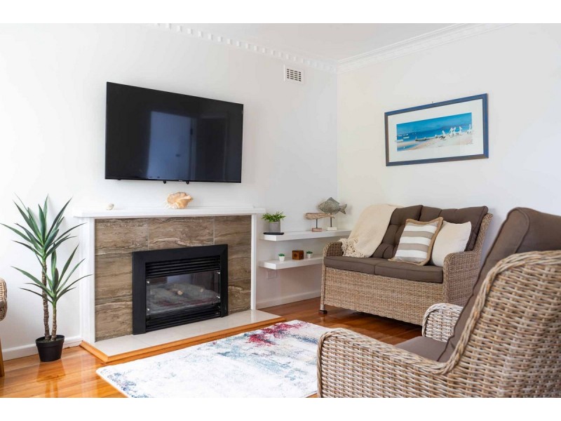 79 Sixth Avenue, Rosebud VIC 3939