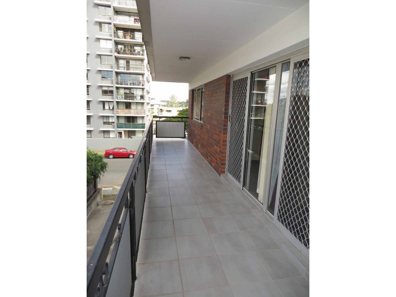 4/104 Thorn Street, Kangaroo Point QLD 4169