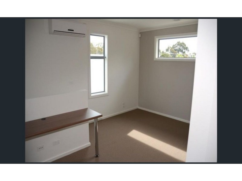 1/14 Ross Road, Croydon VIC 3136