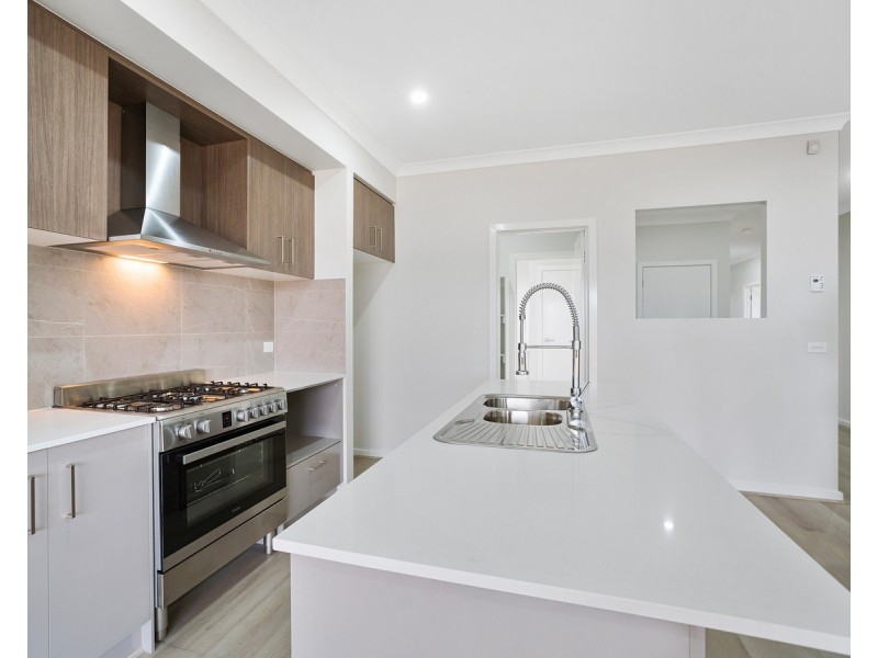 3 Hart Crescent, Brookfield VIC 3338