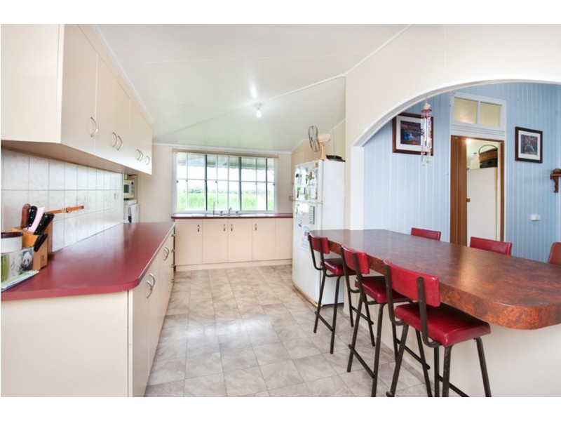 418 Lucas Paddock Road, Pinnacle QLD 4741