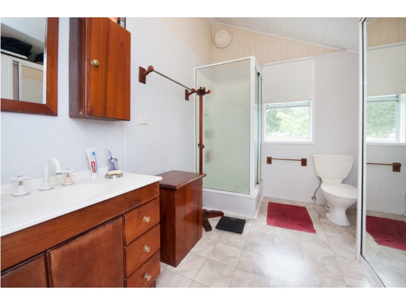 418 Lucas Paddock Road, Pinnacle QLD 4741