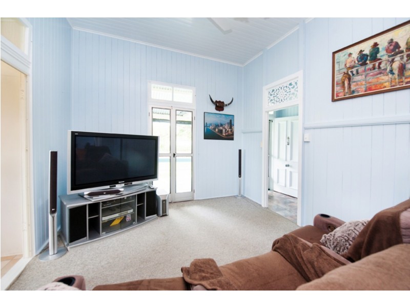 418 Lucas Paddock Road, Pinnacle QLD 4741