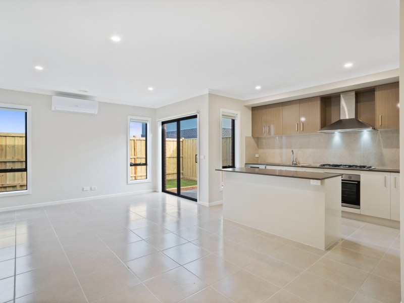 10 Bassett Avenue, Wyndham Vale VIC 3024