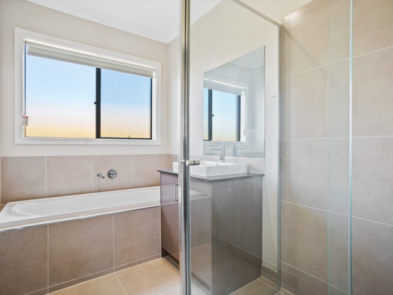 10 Bassett Avenue, Wyndham Vale VIC 3024