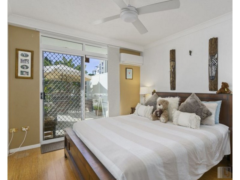 2/26 Back Street, Biggera Waters QLD 4216