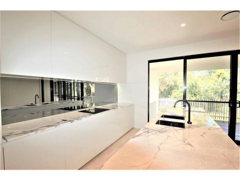 17/2 Brushbox Court, Chapel Hill QLD 4069