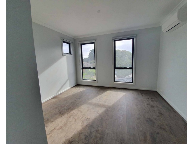 1/2 Ross Court, Mount Waverley VIC 3149