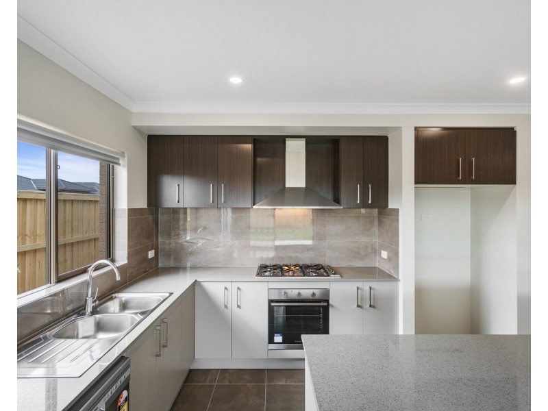 2 Spaniel Avenue, Wyndham Vale VIC 3024