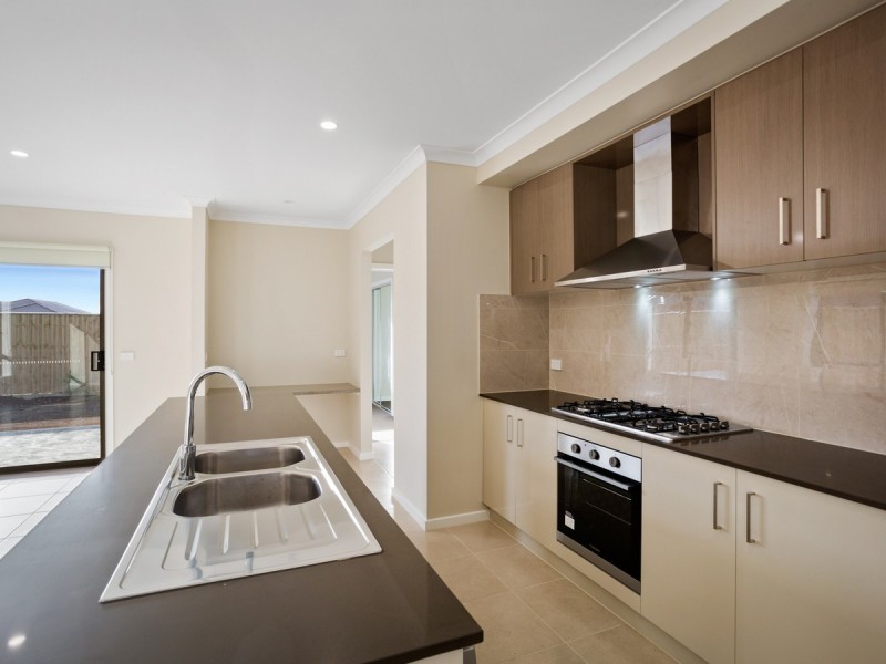 5 Bassett Avenue, Wyndham Vale VIC 3024