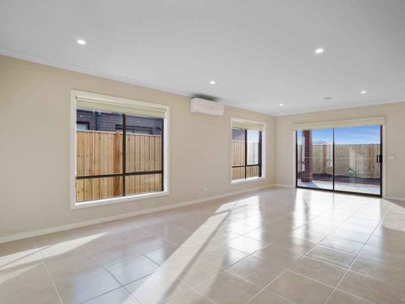 5 Bassett Avenue, Wyndham Vale VIC 3024