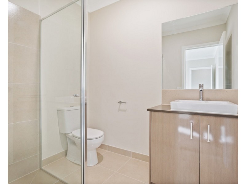 8 Bassett Avenue, Wyndham Vale VIC 3024