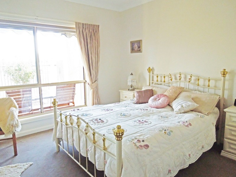 15 Murray Dyer Avenue, Renmark SA 5341