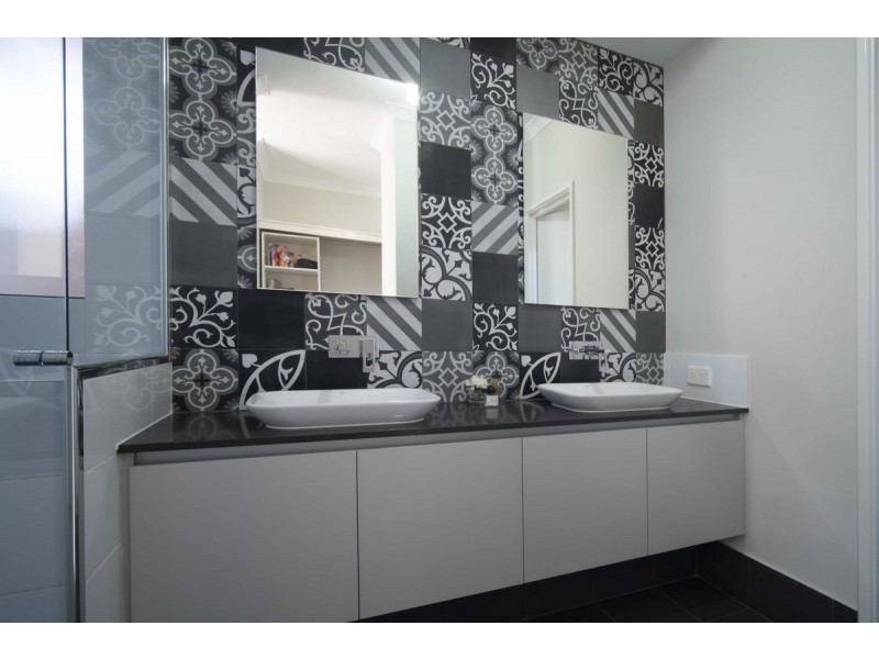 4 Chigwell Place, Carine WA 6020