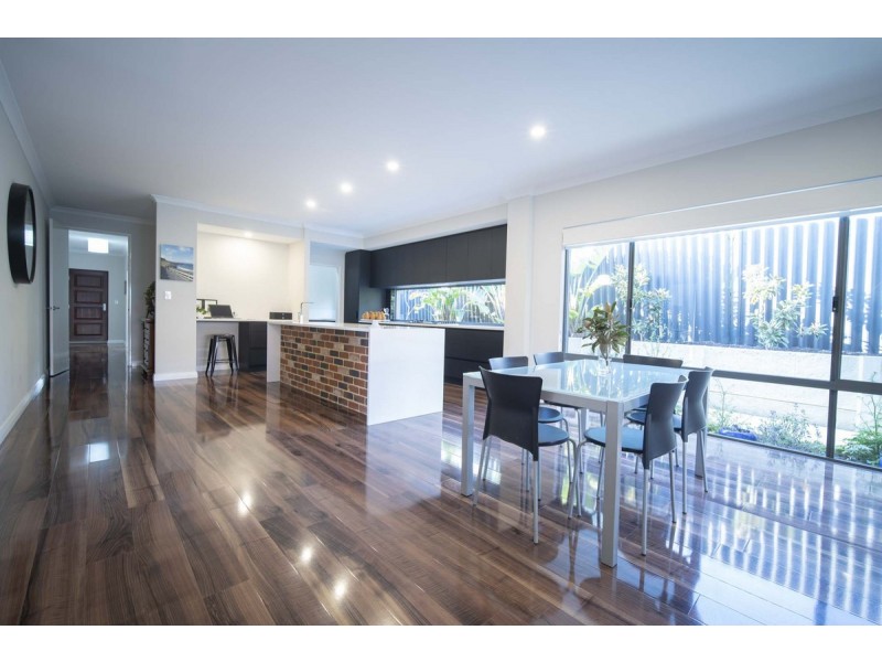 4 Chigwell Place, Carine WA 6020