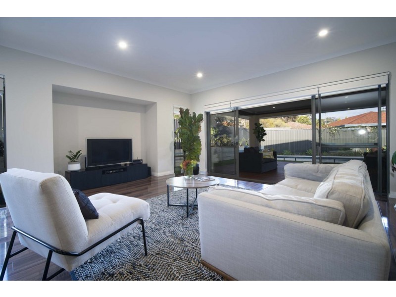 4 Chigwell Place, Carine WA 6020