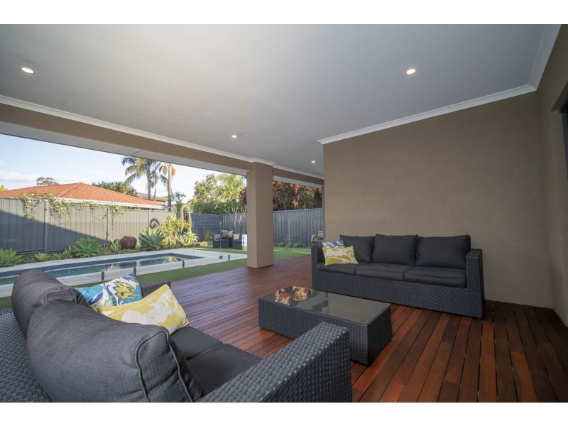 4 Chigwell Place, Carine WA 6020