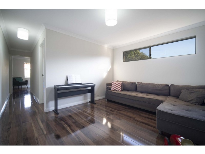 4 Chigwell Place, Carine WA 6020