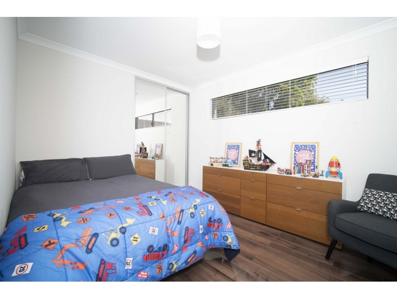 4 Chigwell Place, Carine WA 6020