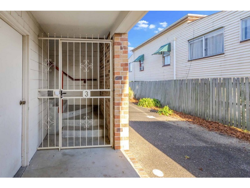 3/11 South Station Road, Booval QLD 4304