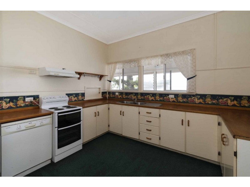 1 Doorey Street, One Mile QLD 4305