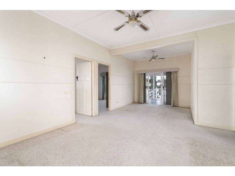 1 Doorey Street, One Mile QLD 4305