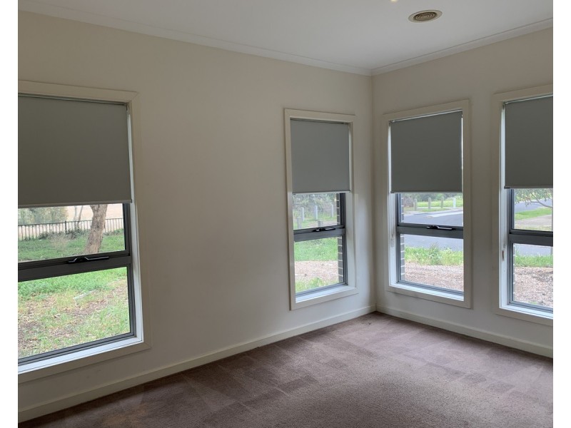 1/17 The Boulevard, Point Cook VIC 3030