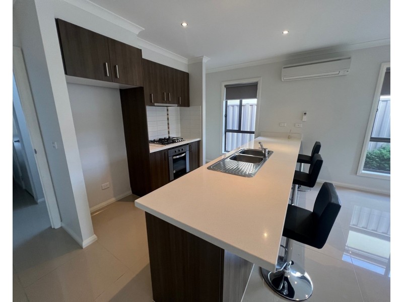 A/33 Millennium Drive, Sunshine West VIC 3020