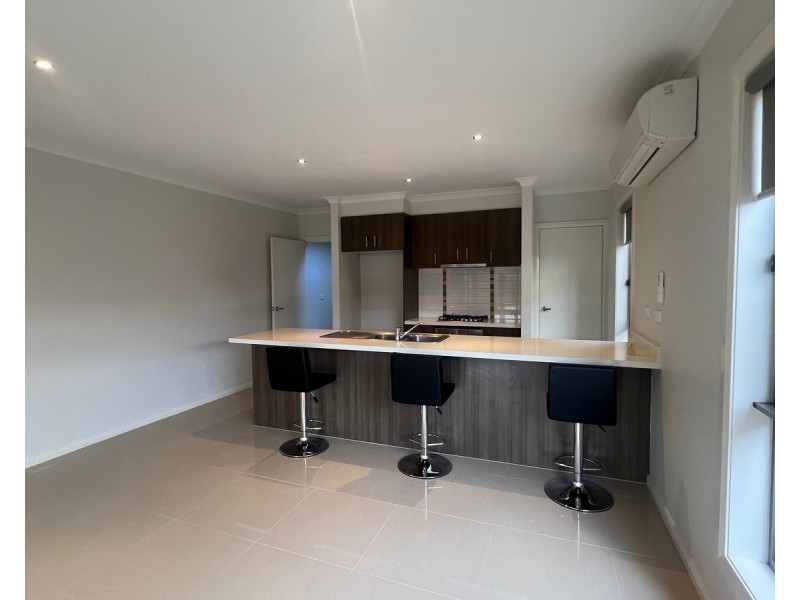 A/33 Millennium Drive, Sunshine West VIC 3020