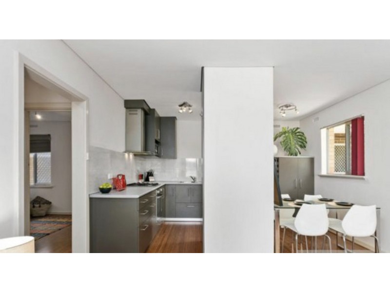 2/39 Broome Street, Cottesloe WA 6011