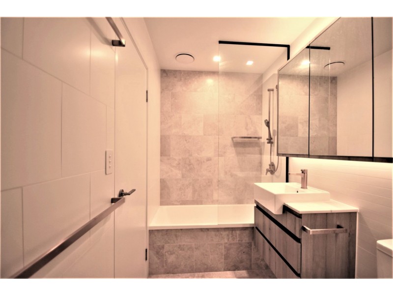 18 Longland Street, Newstead QLD 4006