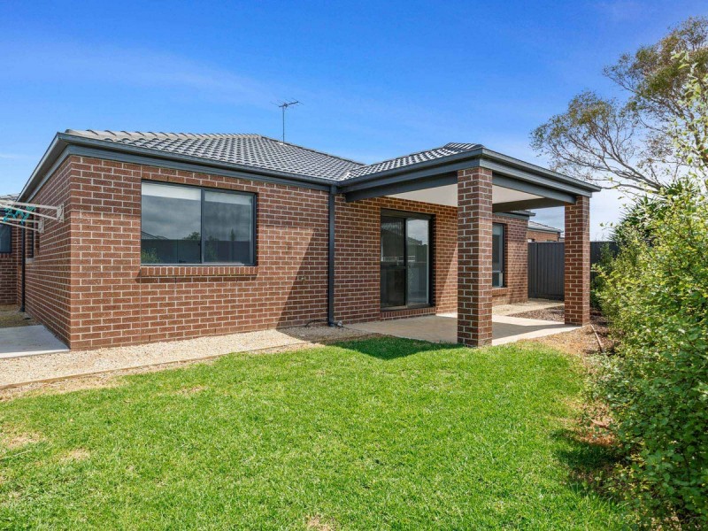 31 Foxglove Way, Lara VIC 3212