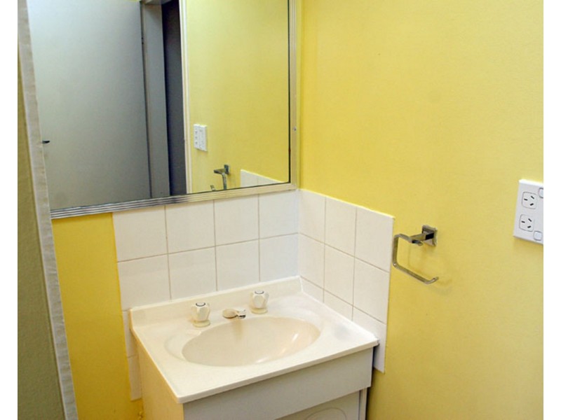 3/65 Bunya  Street, Greenslopes QLD 4120