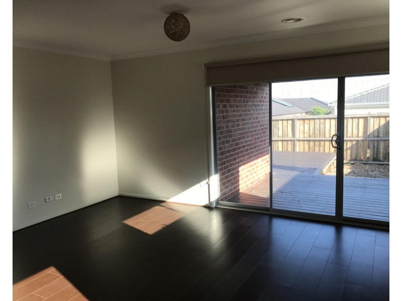 77 Village Green Drive, Leopold VIC 3224