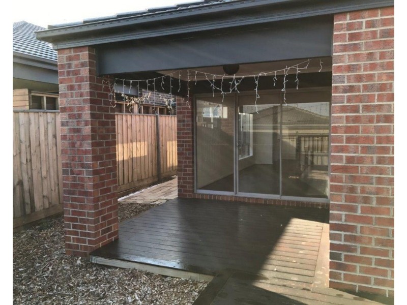 77 Village Green Drive, Leopold VIC 3224