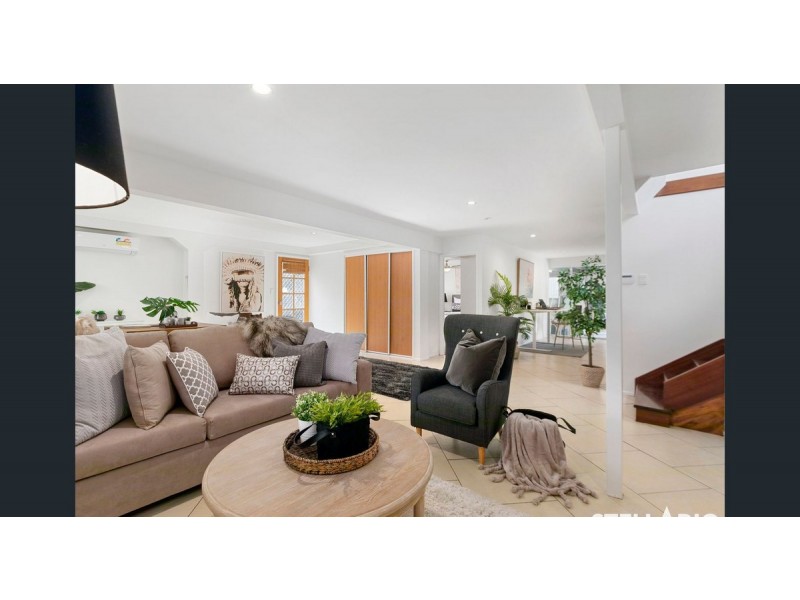 27 Karoonda Crescent, Rochedale South QLD 4123